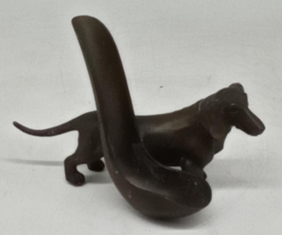 (M) Metal Dachshund pipe holder Approximately 5"
