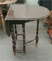 Small Drop Leaf Table, Approx. 43"x31 1/2"×28"