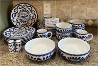 Pottery Barn Dish Set