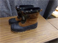 New size 13 snow boots
