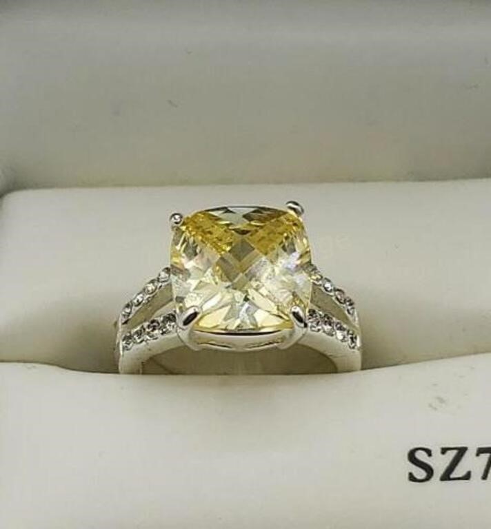 New Yellow Stone Fashion Ring Sz 7 Comes With Box