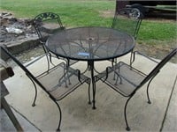 METAL PATIO TABLE AND 4 CHAIRS
