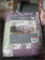 Full/Queen Mostly Purple Flower Quilt- New