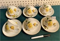 12 PC CUPS AND SAUCERS