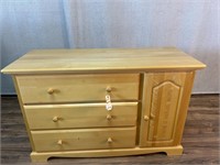 Bonavita Light Finish 3 Drawer Dresser w/Cabinet