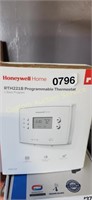 PROGRAMMABLE THERMOSTAT