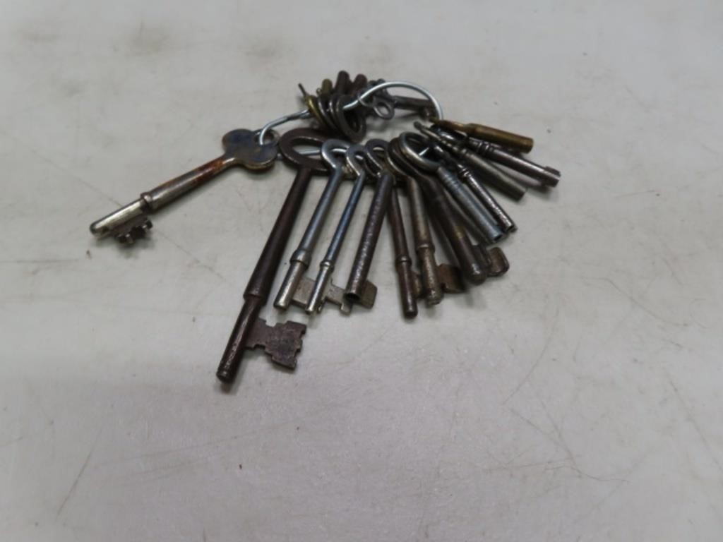 (18) Antique asst Skeleton Keys