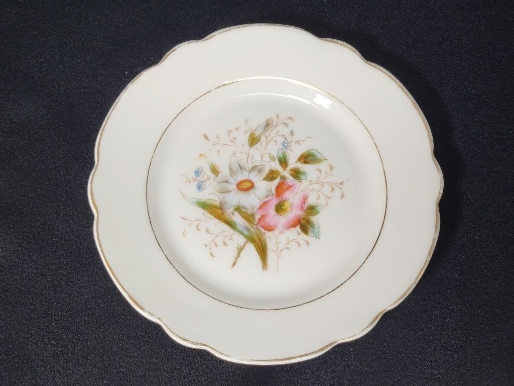 HAND PAINTED FLOWER PLATE WITH SCALLOPED RIM