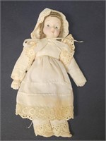 SMALL VINTAGE PORCELAIN DOLL WITH CLOTH TORSO