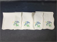 SET OF (4) LINEN NAPKINS WITH EMBROIDERED FLORAL..