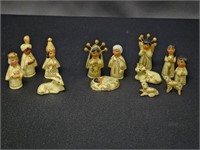 VINTAGE MEXICAN CLAY PAINTED NATIVITY SET 14 PC