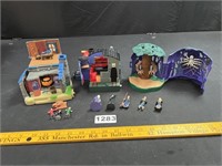 Harry Potter Mini Playsets w/ Figures