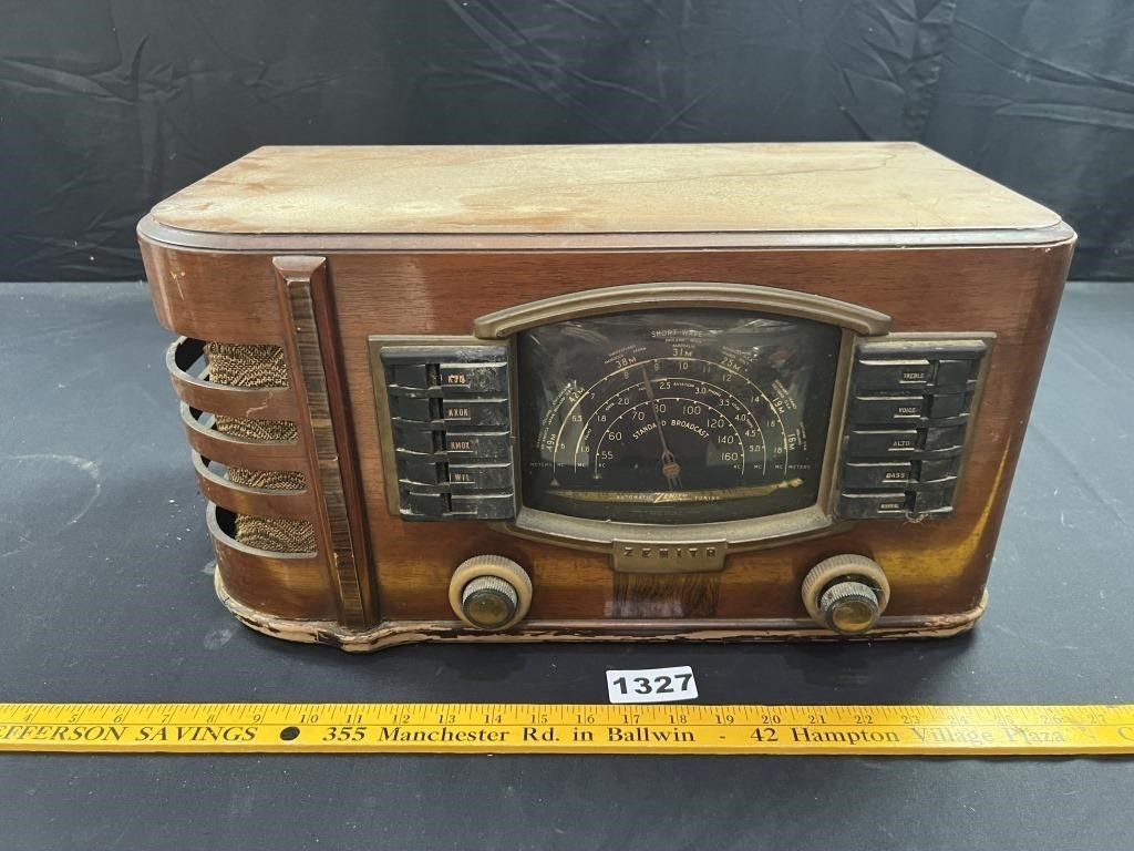 Antique Zenith Radio*