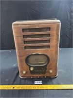 Antique Zenith Radio*
