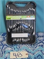 Pittsburgh 32pc SAE/ Metric Combination Wrench Set