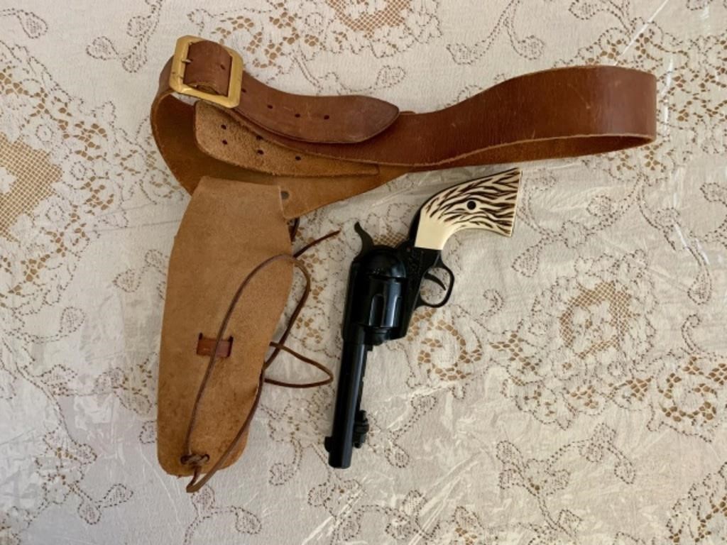 HAHN 45 BB SINGLE ACTION REVOLVER AND HOLSTER