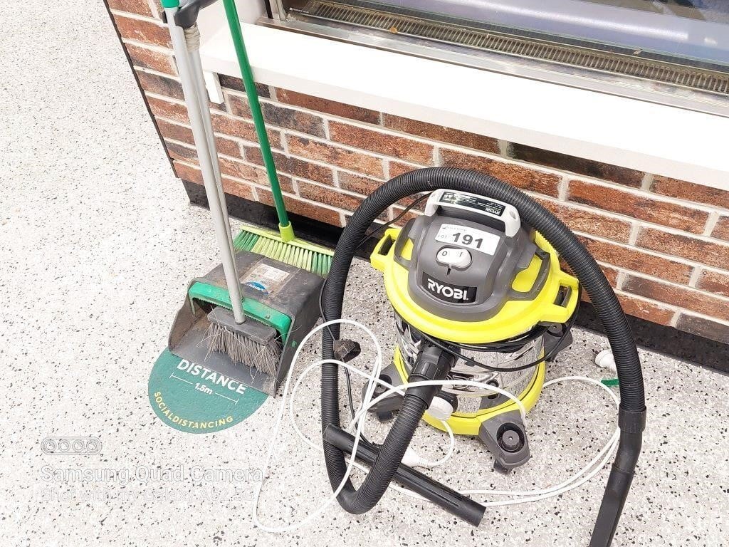 Ryobi Commercial Vacuum Cleaner, Cleaning Sundries