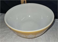yellow pyrex bowl