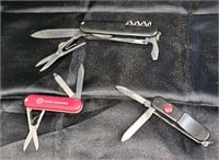 3 utility knives