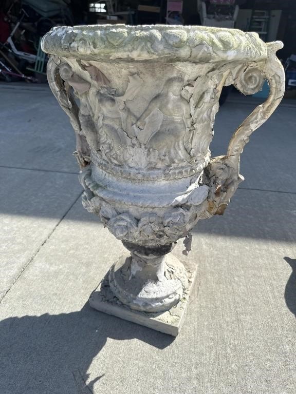 Greek/roman style outdoor urn. 
Needs some love!