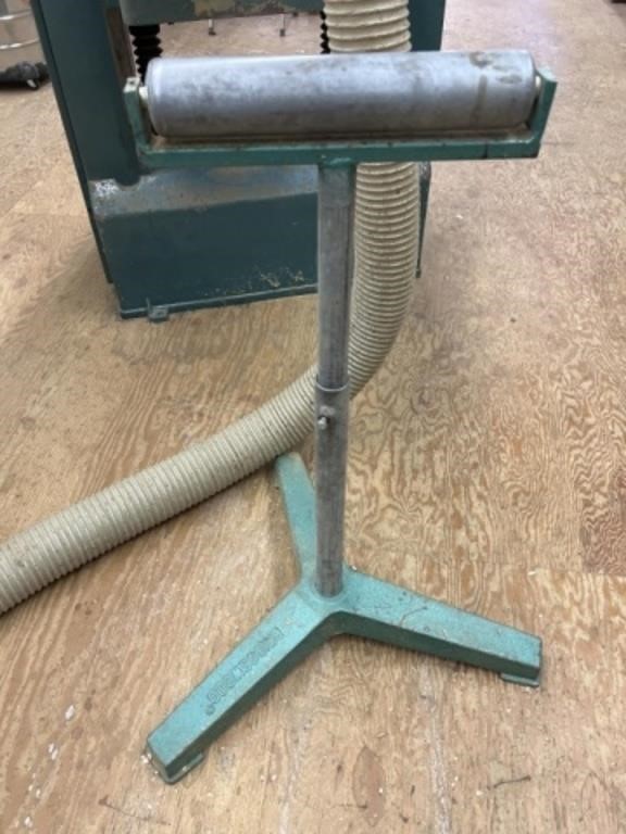 12 " Adjustable Height Roller Stand