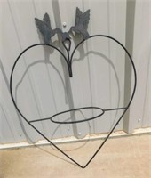 heart shaped plant holder