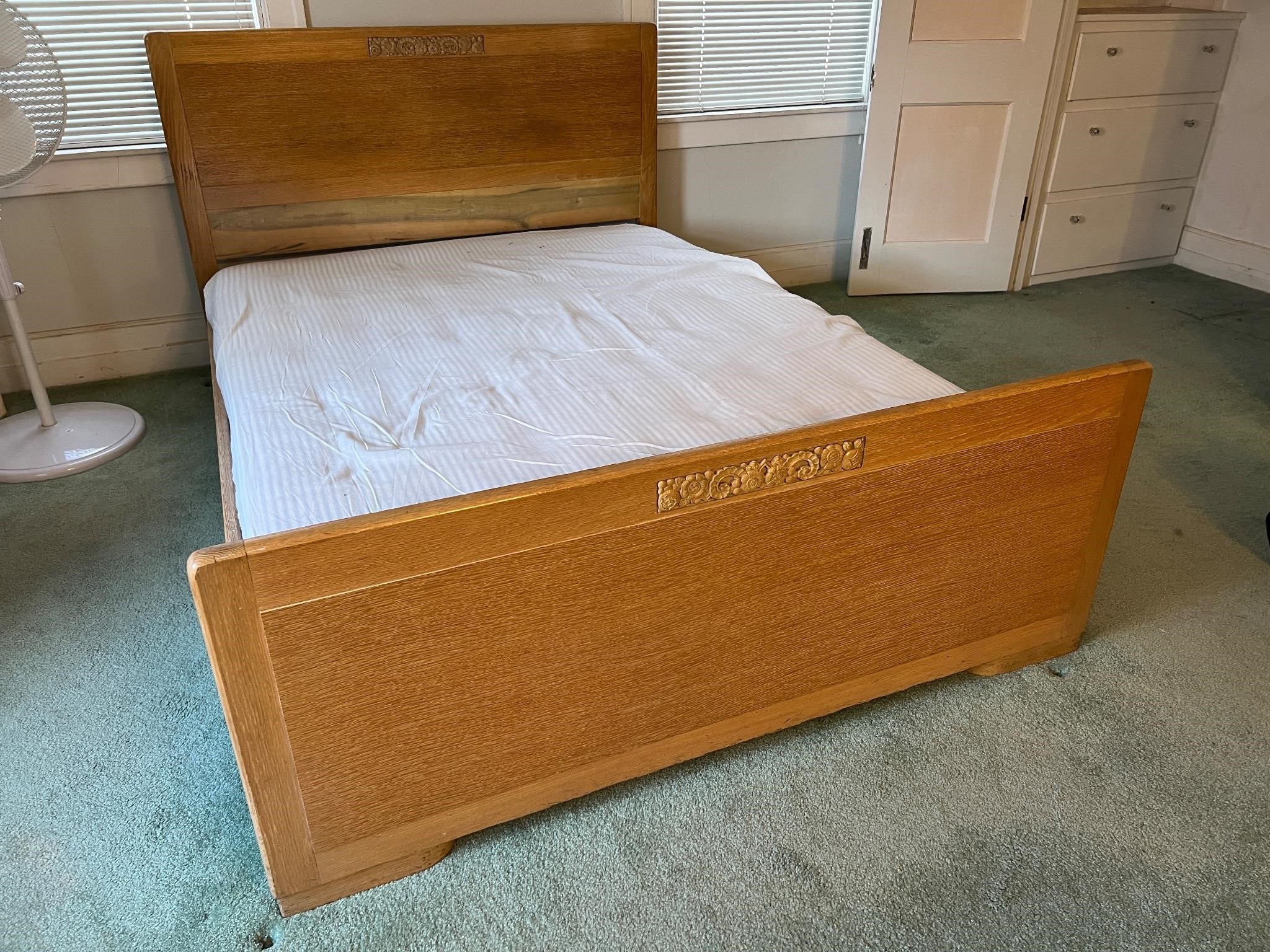 Vintage Thomasville Bed NO MATTRESS