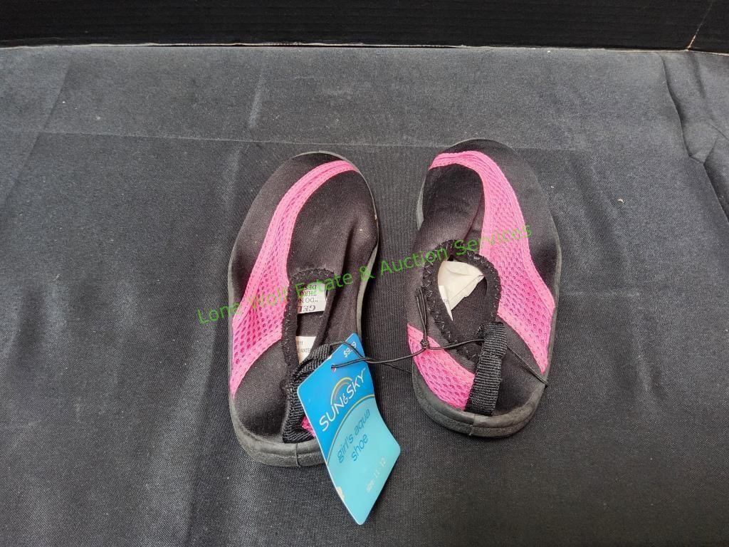 Girls Aqua Shoes, Size 11-12