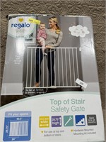 regalo top of stairs safety gate