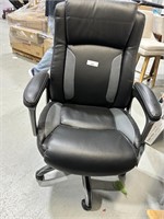 Rolling office chair