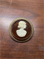 Vintage brown cameo pin