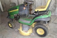 John Deere LA155 48" Hydrostat Lawn Tractor