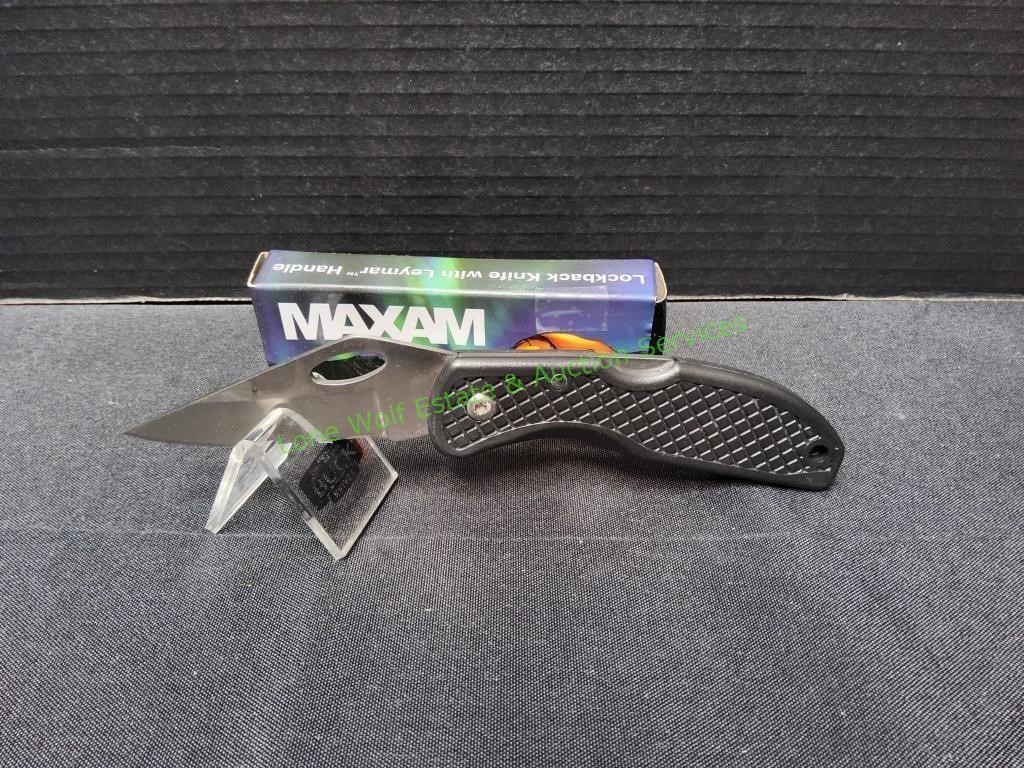 Maxam Black Pocket Knife w/ Clip