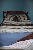 Universal Full to Queen Bed 64×76×39