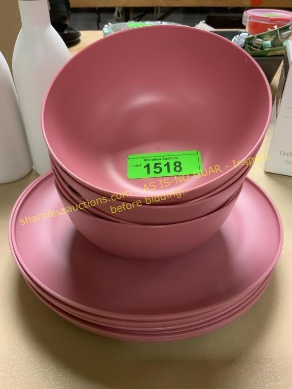 12ct plastic (6)plates, (6) bowls