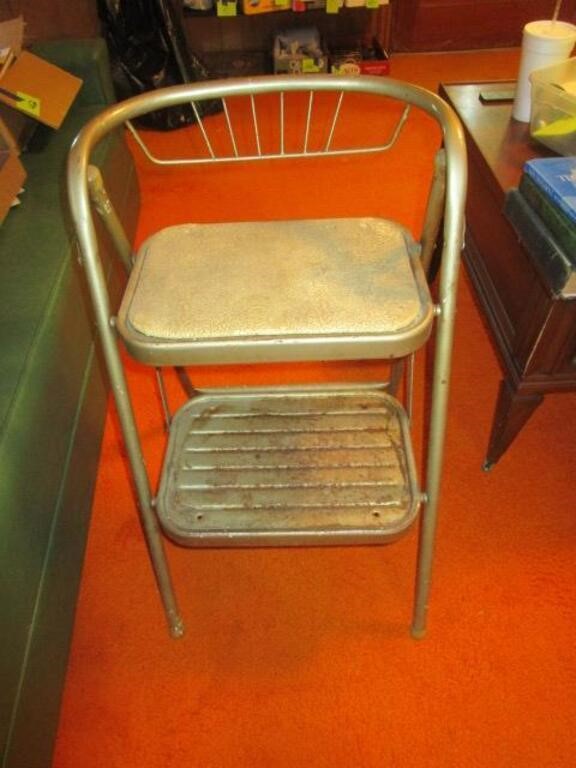 CHAIR / LADDER - HAS SOME RUST - PICK UP ONLY