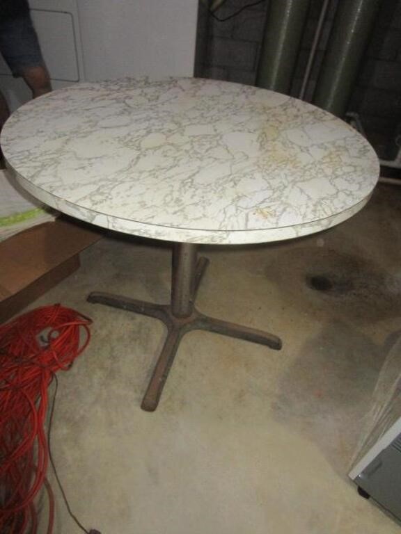 RETRO ROUND TABLE NO CHAIRS - PICK UP ONLY