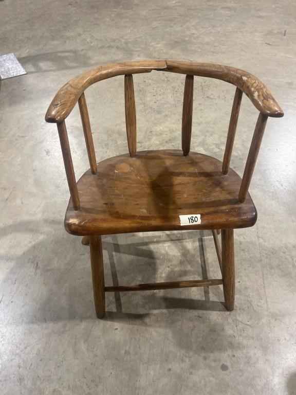 Round oak chair