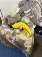 Jumbo bag of stuffed animals / plushies