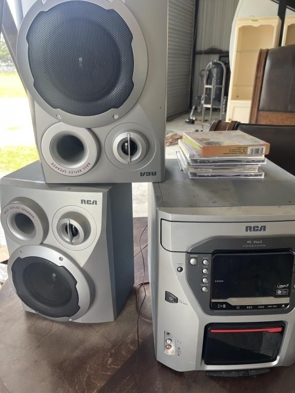 RCA 5-CD Stereo w/ Country Music CDs