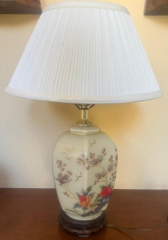 L - TABLE LAMP W/ SHADE