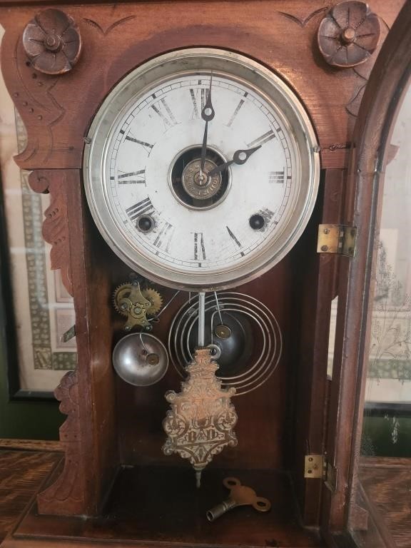 Antique  Mantle clock -  condition unknown