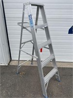 Reynold’s (Grade 3) 5ft aluminum step ladder