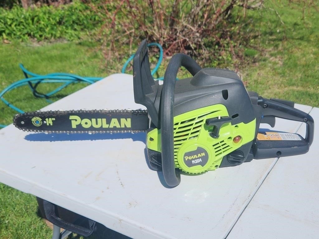 Chainsaw - Poulan PL3314 Very little use, good