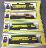 4 Atlas HO train engines with boxes - #8230,