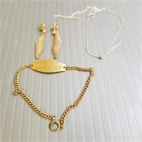 Group asst. gold jewelry 8.8 grams total