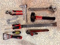 Various Tools & Crowbar
