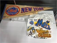 New York Mets felt pennant World Series shirt bat