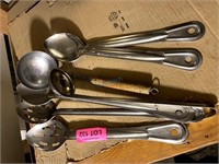 LOT OF STAINLESS STEEL SERVING SPOONS