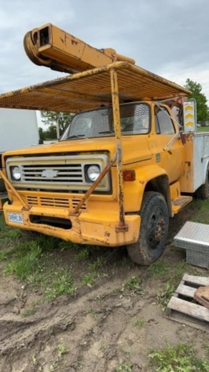 1978 Chevy C60  bucket truck TITLE ON FILE